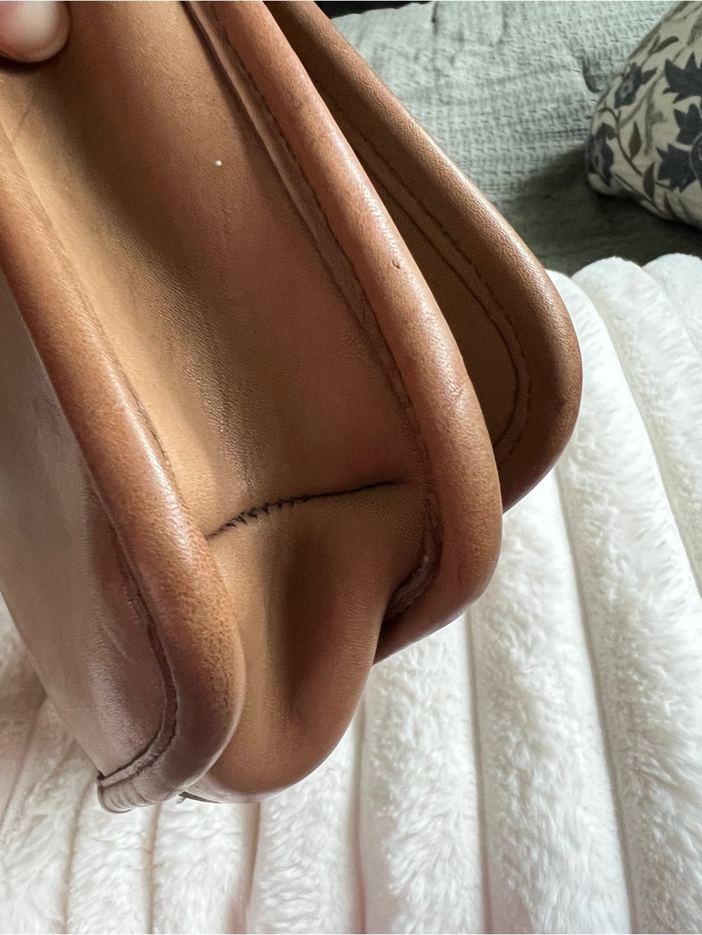 Vintage Coach 9218 Legacy Perforated Hobo in British Tan/Camel - Picture 11 of 15